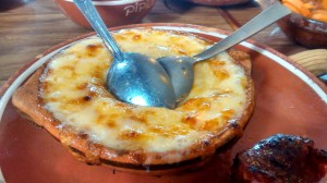 Queso Fundido Pipiolo con chorizo